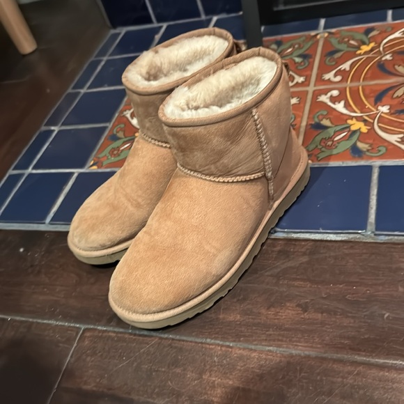Ugg Mini Boot in Chestnut - Picture 2 of 5